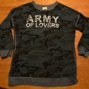 Sundry Tops - Army of Lovers Sundry Sweatshirt. Sundry Tops - Army of Lovers Sundry Sweatshirt.